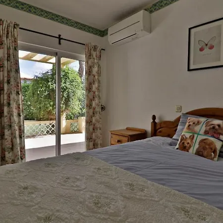 Sleeps 8 With Pool Air Con And Wifi Villa Vale do Lobo