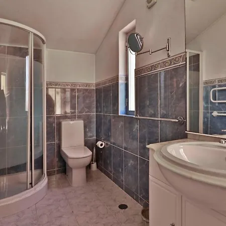 Sleeps 8 With Pool Air Con And Wifi Villa *