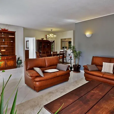 Villa Sleeps 8 With Pool Air Con And Wifi Vale do Lobo