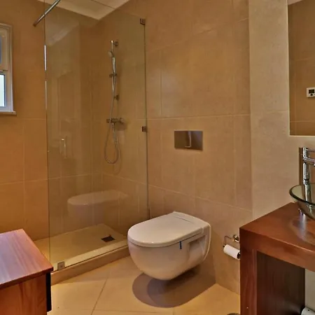 Sleeps 8 With Pool Air Con And Wifi * Vale do Lobo